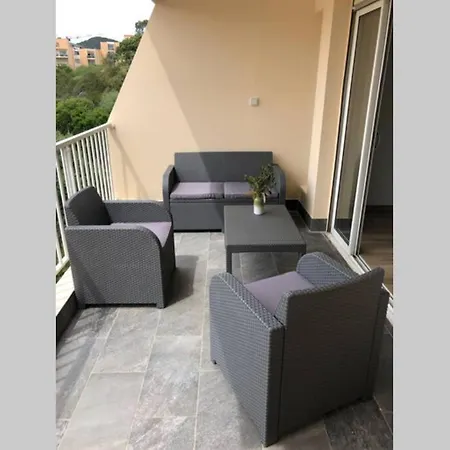 Apartment Spacieux Entierement Renove
