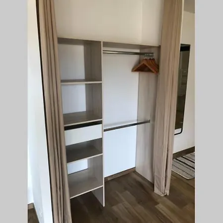 Spacieux Entierement Renove