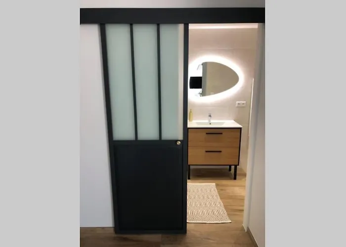 Apartment Spacieux Entierement Renove *