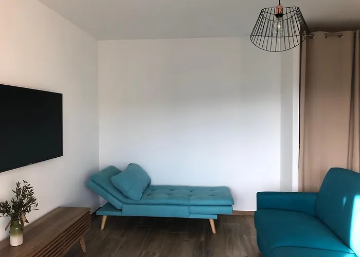 Spacieux Entierement Renove * Ajaccio (Corsica)